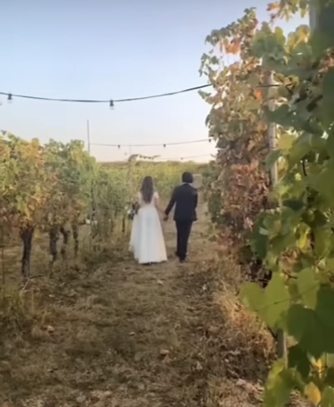 Un matrimonio colorato fra i vigneti